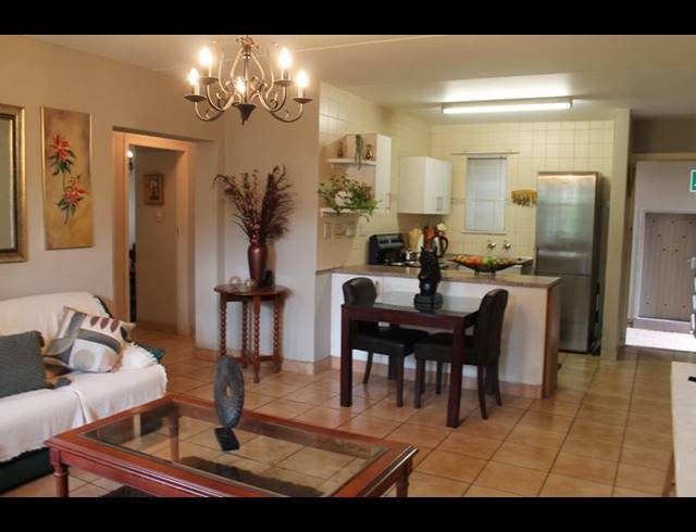 2 BEDROOM TOWNHOUSE FOR SALE IN BEDFORD GARDENS